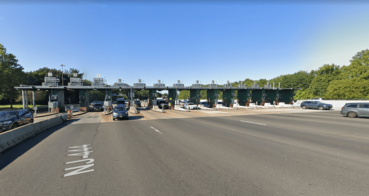 The garden state parkway shown on a sunny day.